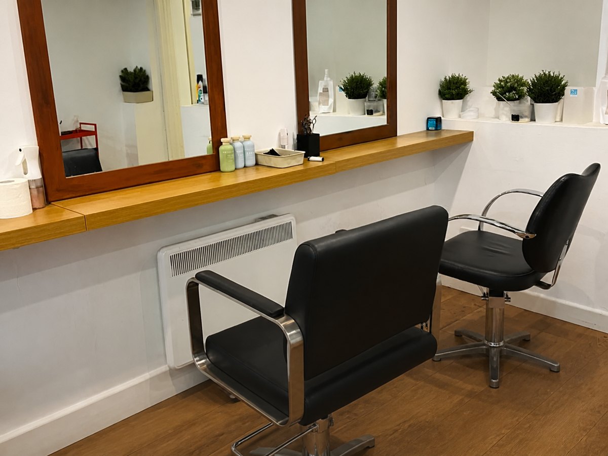Salon Poke Bristol private studio interior